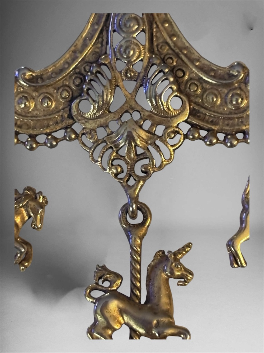 VTG Ornate Filigree Carousel Brooch - Picture 2 of 4